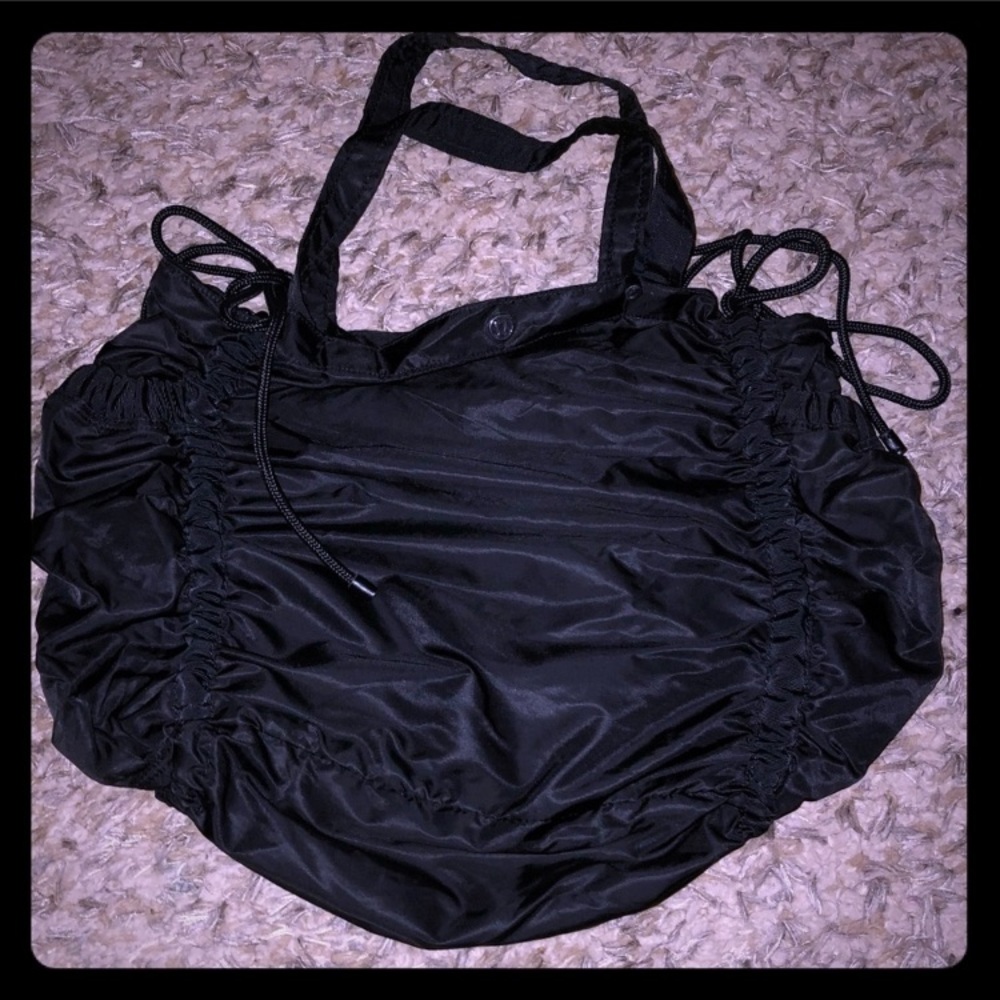 BLACK LULULEMON BAG